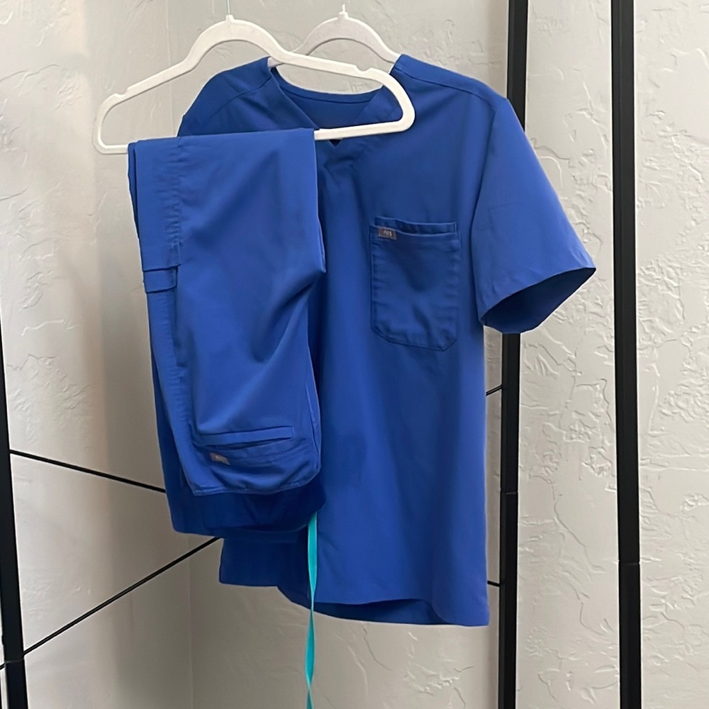 Men’s Blue Figs Scrubs